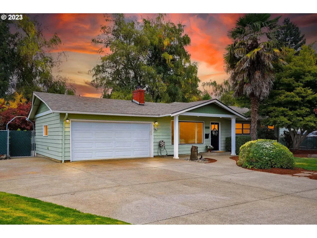 4988 Shoreline Loop N Keizer OR 97303