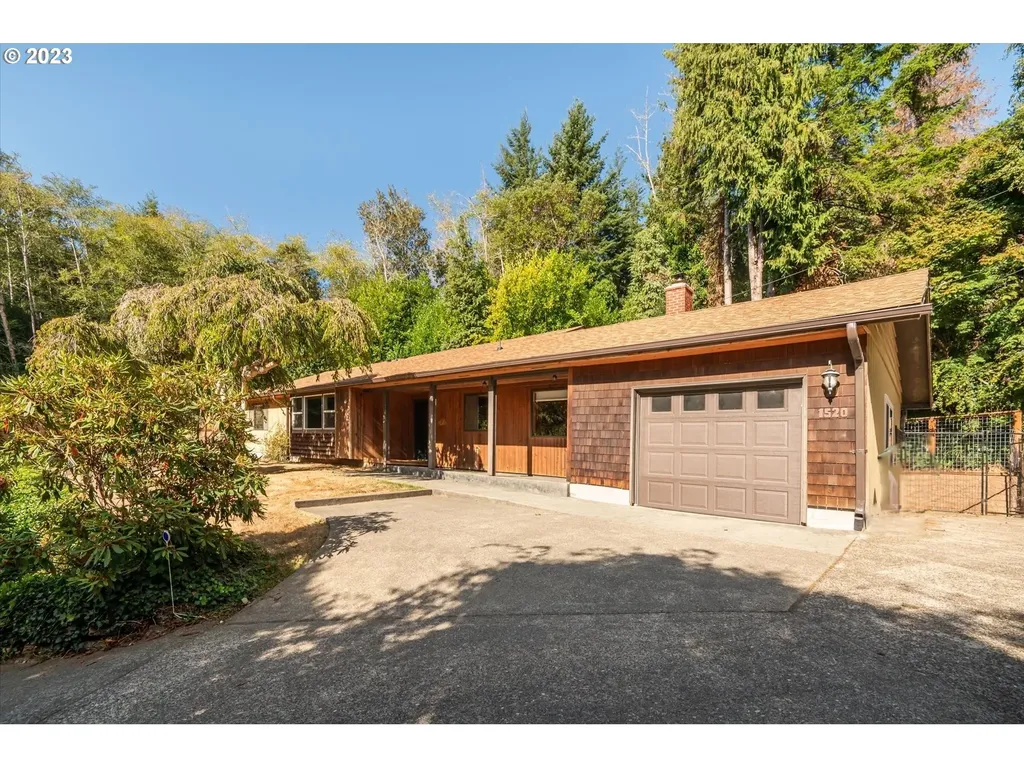1520 Barham Terrace Coos Bay OR 97420