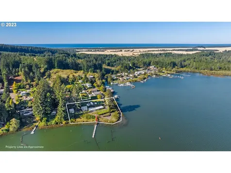 4844 Fish Mill Way Westlake OR 97493