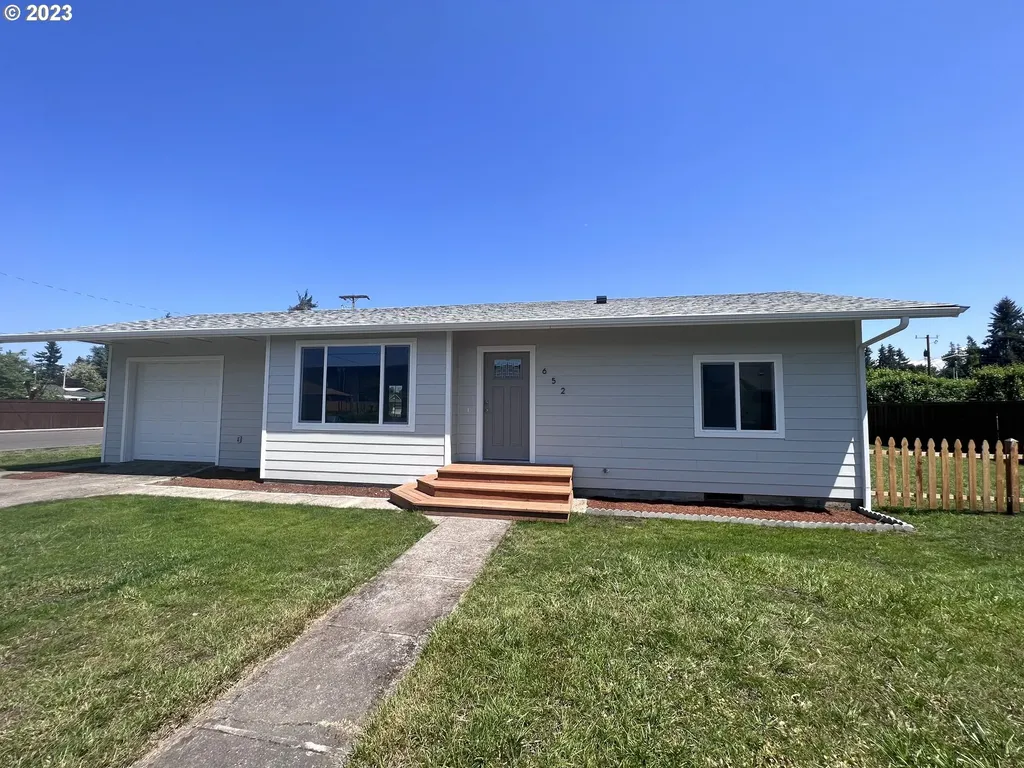 652 N Evergreen Avenue Stayton OR 97383
