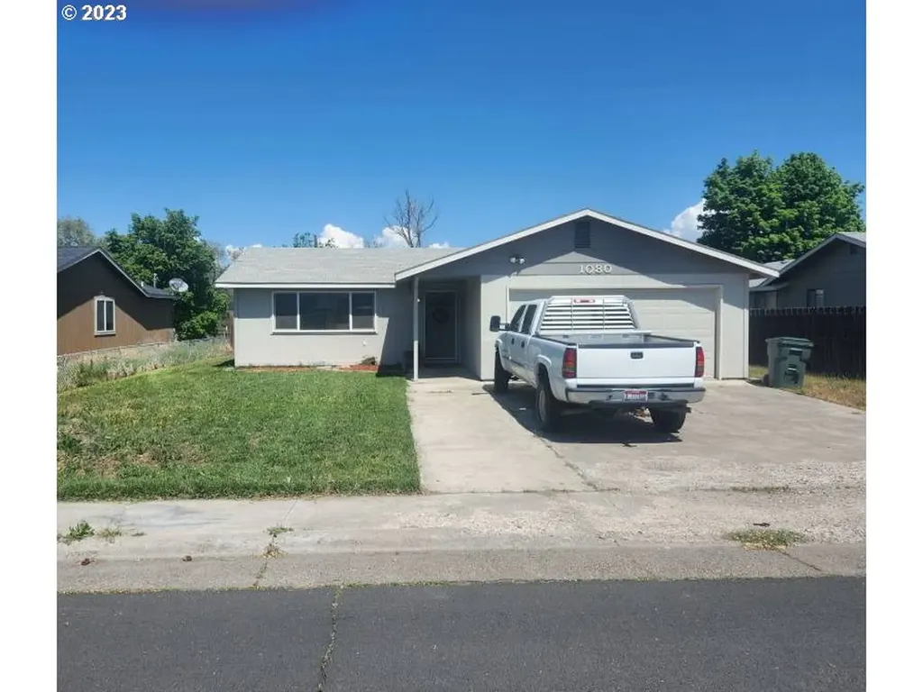 1080 W Ridgeway Avenue Hermiston OR 97838