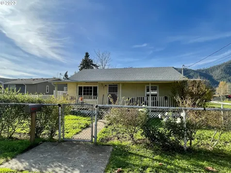 377 Taylor Street Myrtle Creek OR 97457