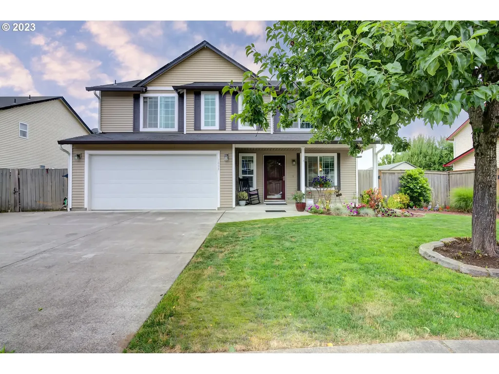 1608 E 4th Way La Center WA 98629
