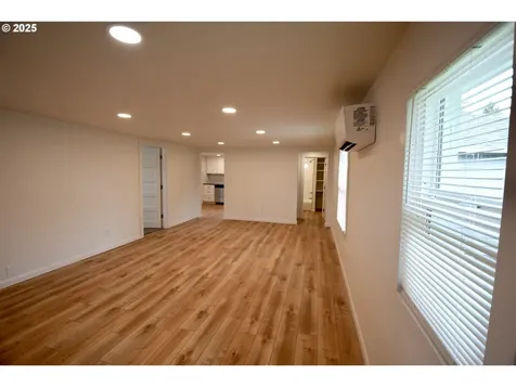 1123 SE 162nd Avenue Portland OR 97233