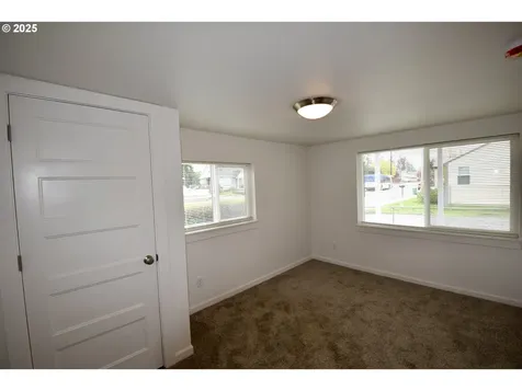 1123 SE 162nd Avenue Portland OR 97233