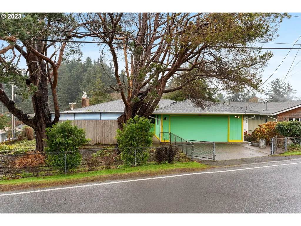 2517 Ne Holmes Road Lincoln City OR 97367