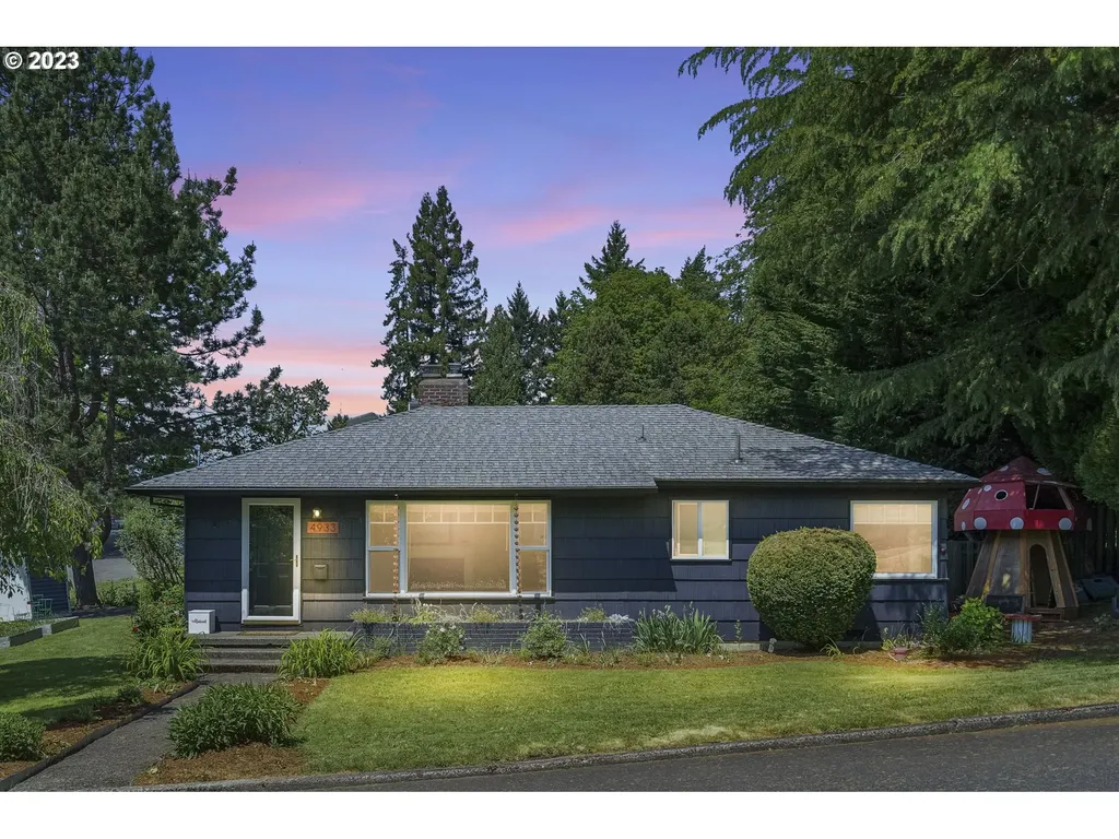 4933 Sw Illinois Street Portland OR 97221