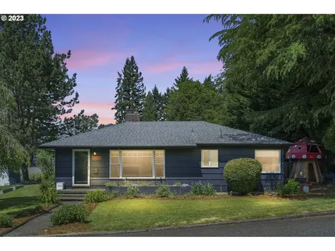 4933 Sw Illinois Street Portland OR 97221
