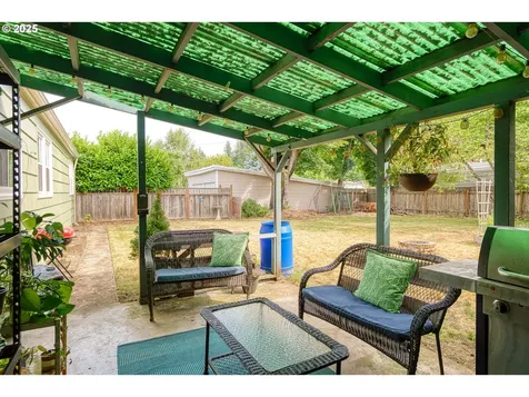 1023 S Water Street Silverton OR 97381