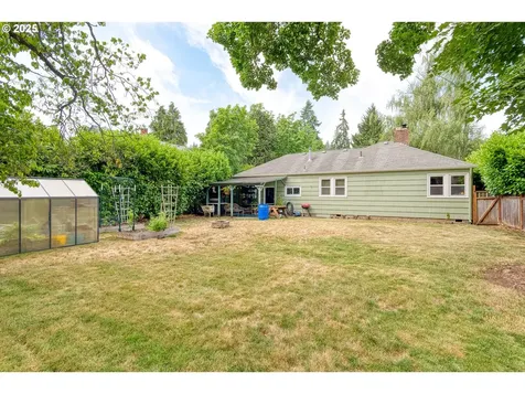 1023 S Water Street Silverton OR 97381