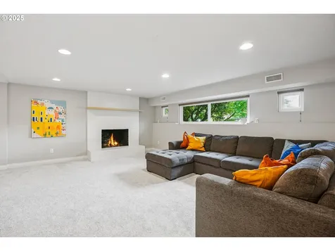 8440 SW 70th Place Portland OR 97223