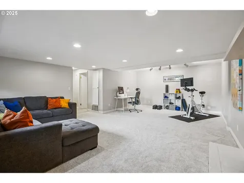 8440 SW 70th Place Portland OR 97223