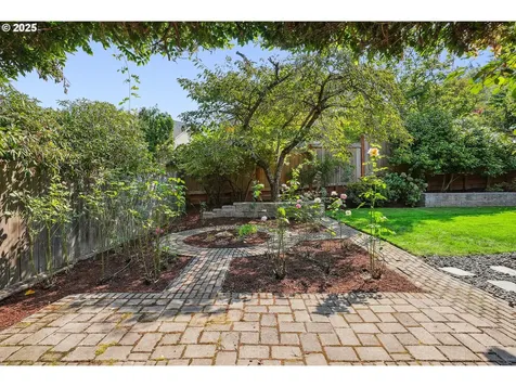 8440 SW 70th Place Portland OR 97223