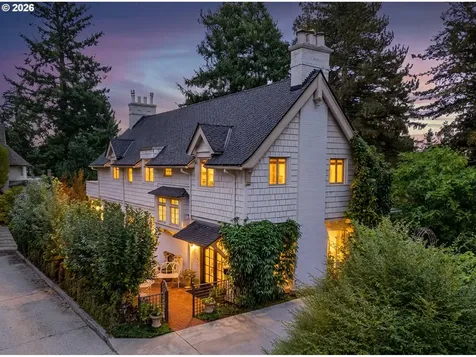 2547 SW Hillcrest Drive Portland OR 97201