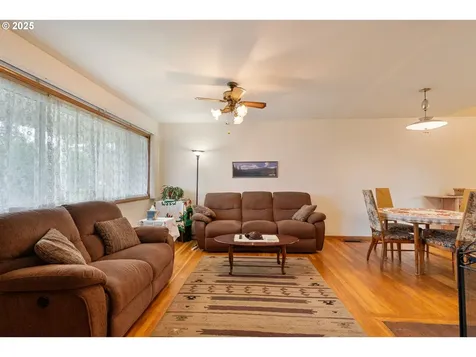 2707 NE 123rd Avenue Portland OR 97230