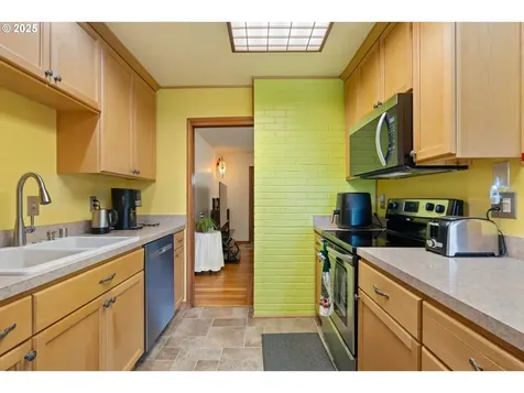 2707 NE 123rd Avenue Portland OR 97230