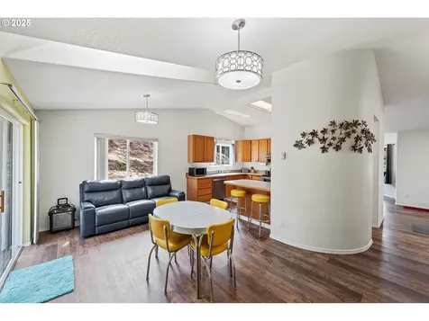 2614 Montana Street North Bend OR 97459