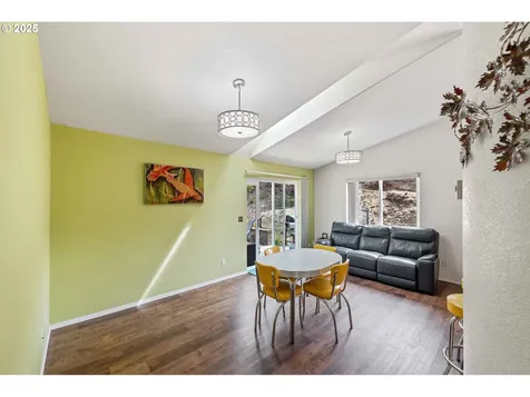 2614 Montana Street North Bend OR 97459