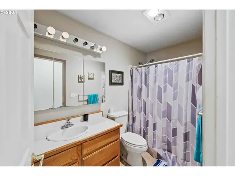 2614 Montana Street North Bend OR 97459