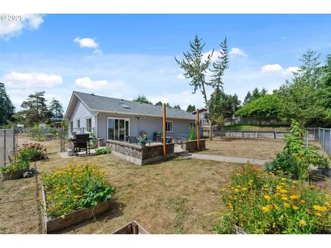 2614 Montana Street North Bend OR 97459