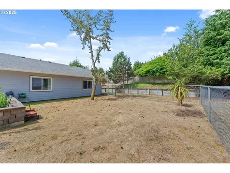 2614 Montana Street North Bend OR 97459