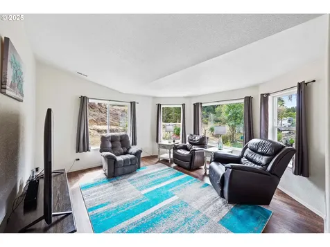 2614 Montana Street North Bend OR 97459