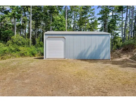 2614 Montana Street North Bend OR 97459