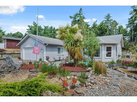 2614 Montana Street North Bend OR 97459