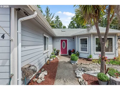 2614 Montana Street North Bend OR 97459
