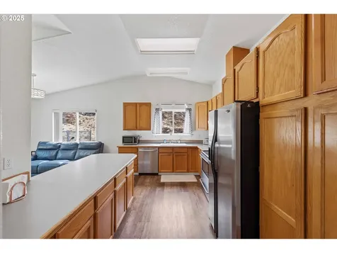 2614 Montana Street North Bend OR 97459