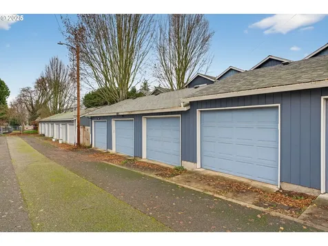 6689 N Columbia Way Portland OR 97203