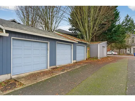 6689 N Columbia Way Portland OR 97203