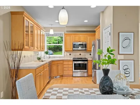 11231 SW 27th Avenue Portland OR 97219