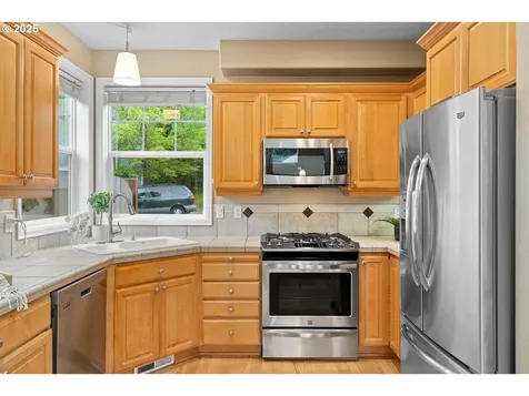 11231 SW 27th Avenue Portland OR 97219