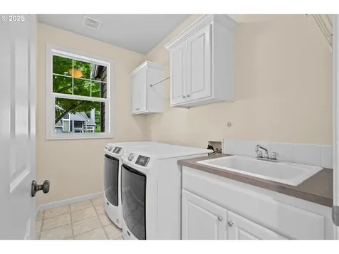 11231 SW 27th Avenue Portland OR 97219