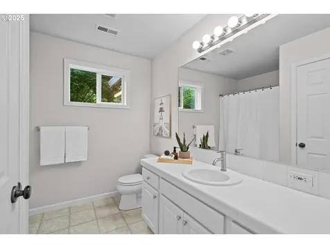 11231 SW 27th Avenue Portland OR 97219