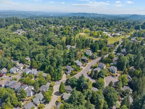 11231 SW 27th Avenue Portland OR 97219
