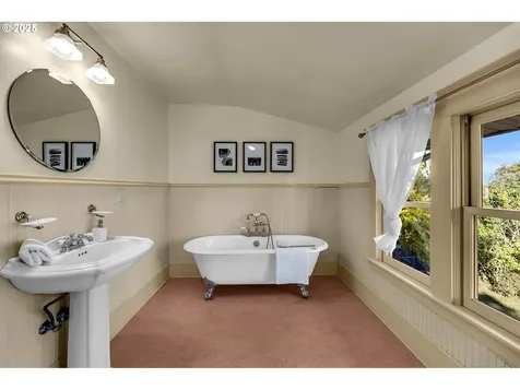 7630 NE Rodney Avenue Portland OR 97211