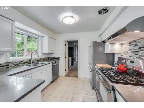 4815 SW 38th Place Portland OR 97221
