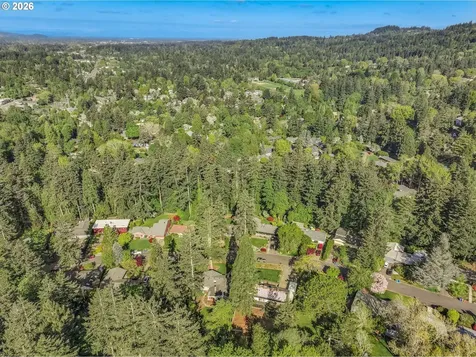 4815 SW 38th Place Portland OR 97221