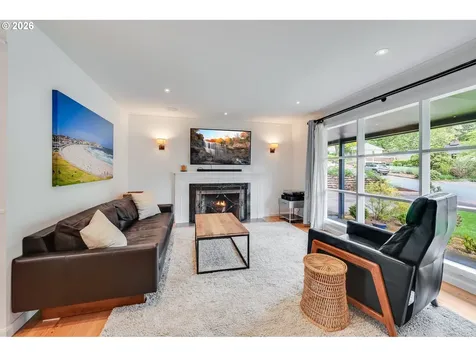4815 SW 38th Place Portland OR 97221