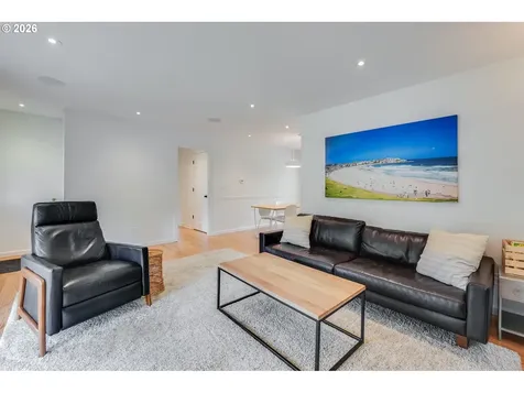 4815 SW 38th Place Portland OR 97221