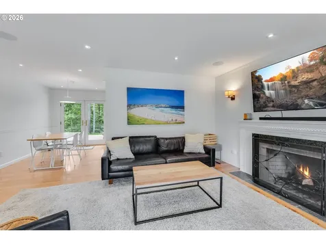 4815 SW 38th Place Portland OR 97221
