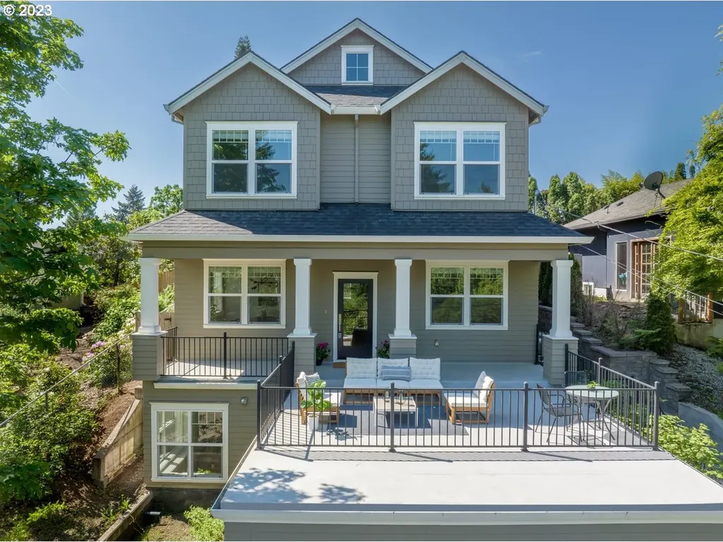 1722 Sw Custer Street Portland OR 97219