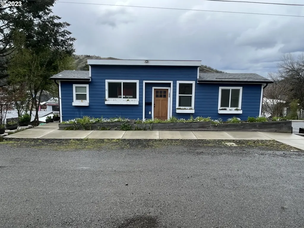 1020 Se Cobb Street Roseburg OR 97470