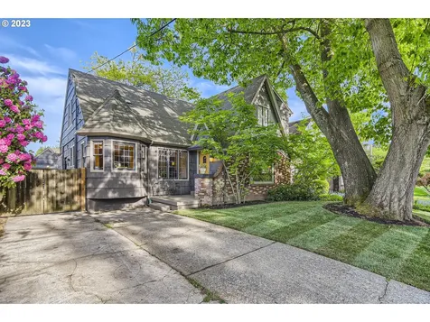 1604 Se 30th Avenue Portland OR 97214