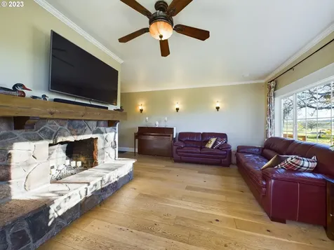 10501 NW Moores Valley Road Yamhill OR 97148