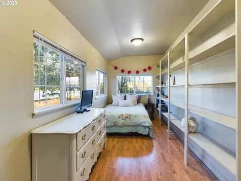 10501 NW Moores Valley Road Yamhill OR 97148