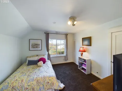 10501 NW Moores Valley Road Yamhill OR 97148