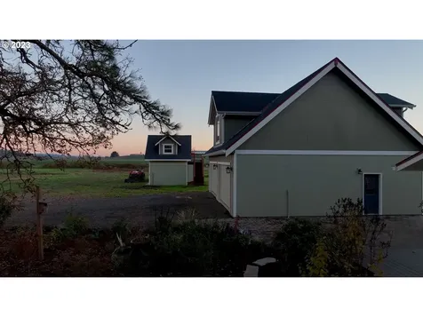 10501 NW Moores Valley Road Yamhill OR 97148